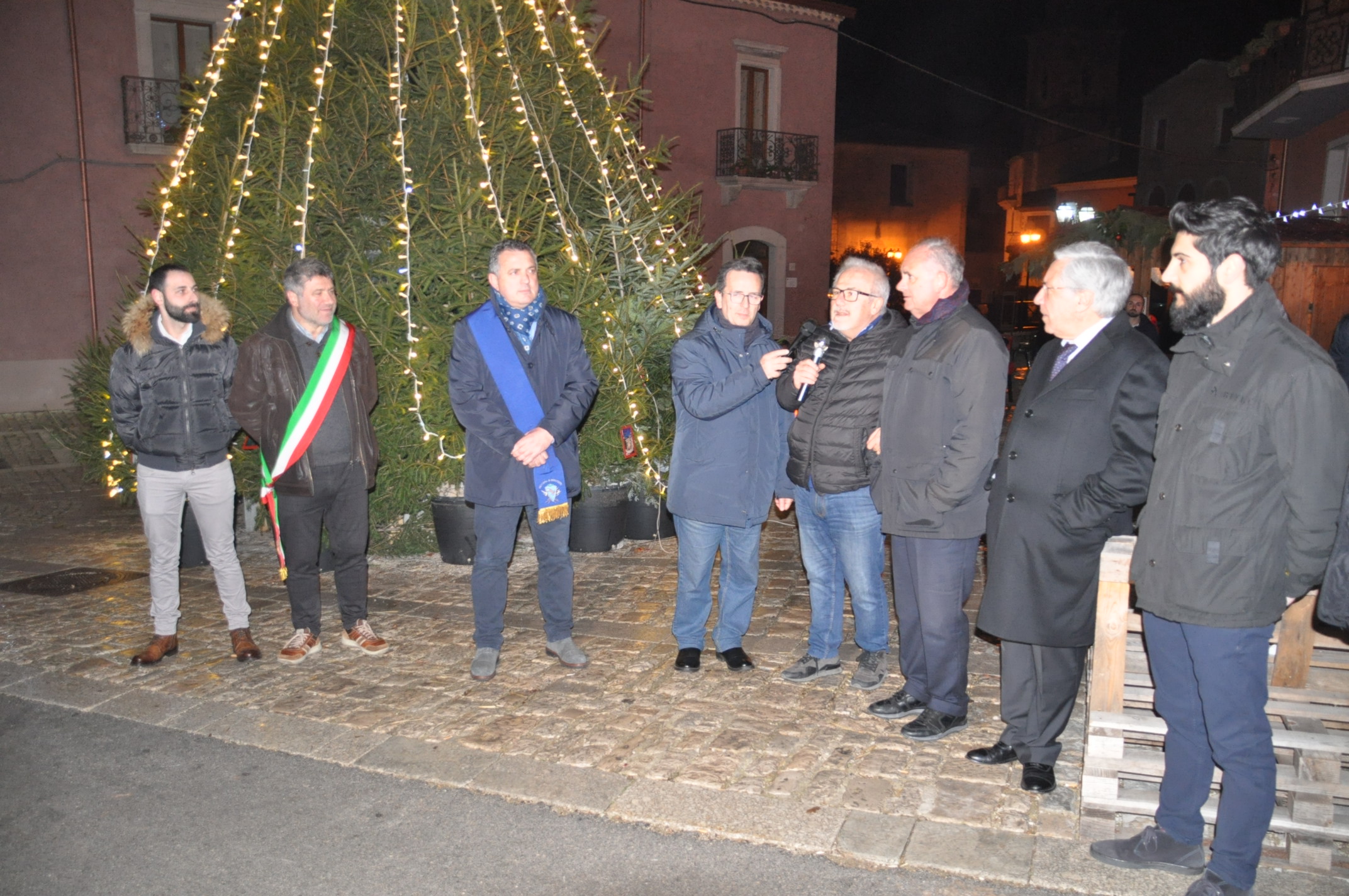 Santa Croce del Sannio, ecco l’EcoAlbero di Natale Vivi Campania